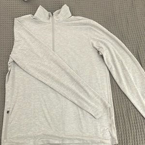 Men’s Vouri athletic quarter zip. Great shape, lightly worn. Sized medium.